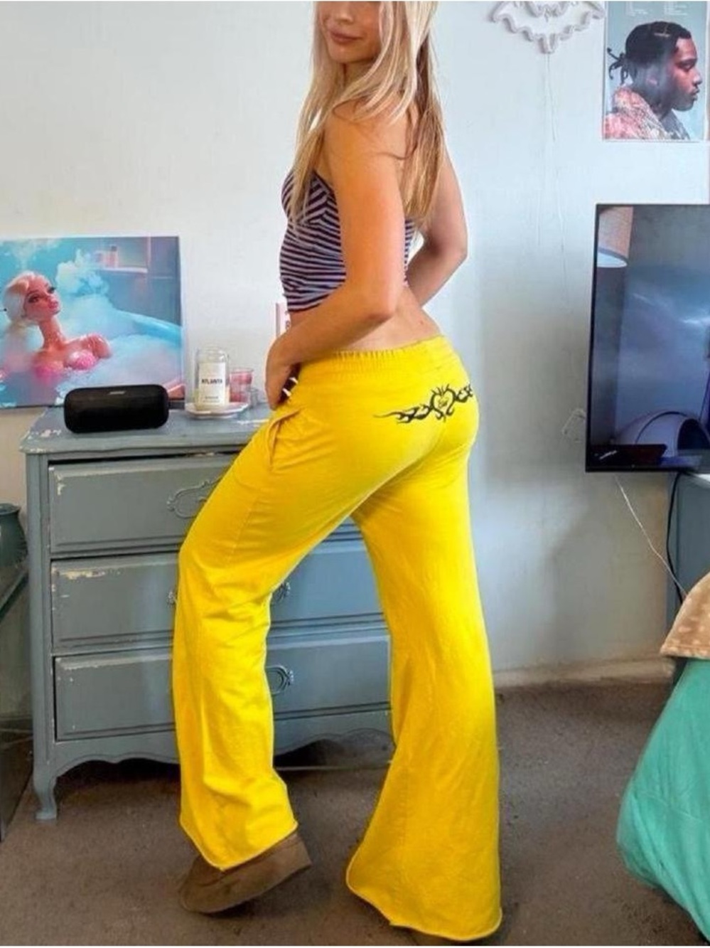 i am gia yellow flare y2k wide leg sweatpants with black gia heart flame size xs